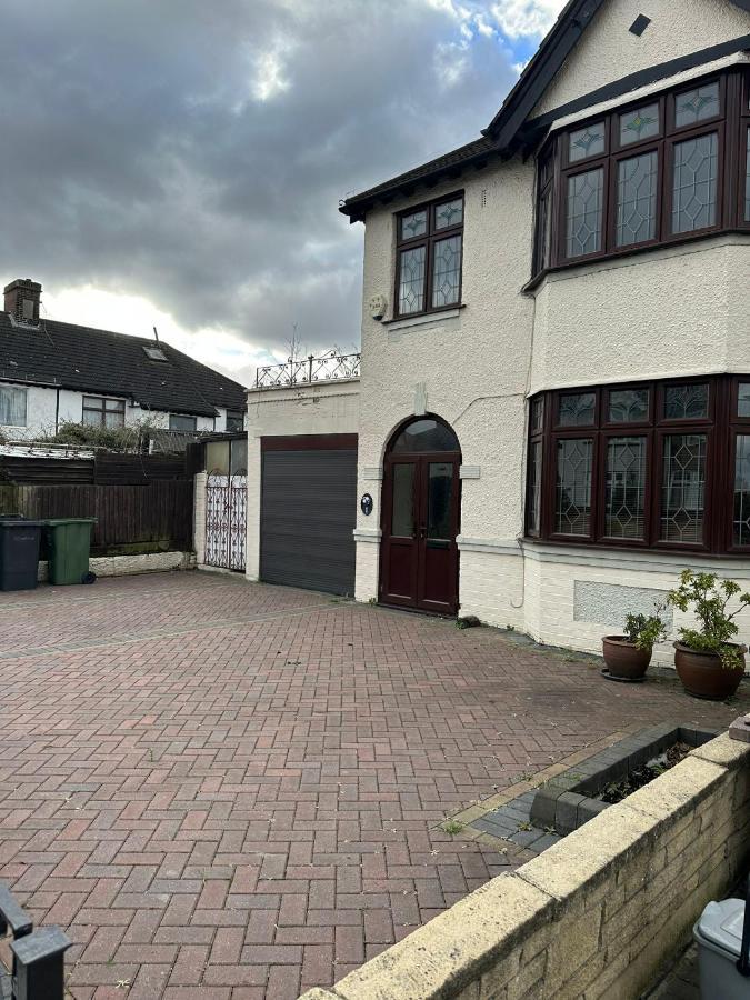 Amazing And Romantic O2 Arena 4 Bedrooms House Free Parking London Eksteriør bilde